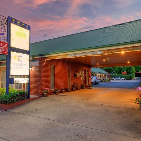 טומוט Elms Motor Inn מראה חיצוני תמונה